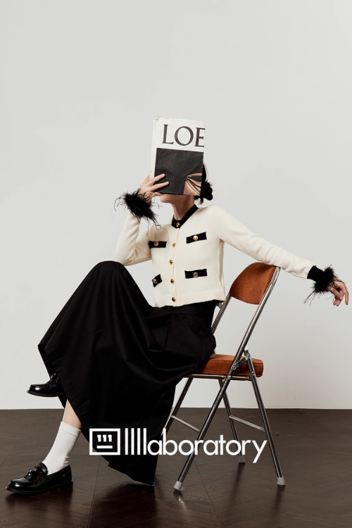 Gold Button Classical Knit Top