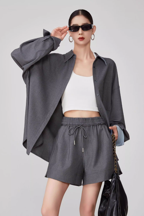 Gray Collared Long-Sleeve Shirt / Shorts