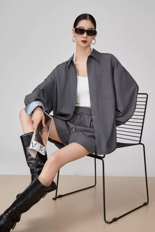 Gray Collared Long-Sleeve Shirt / Shorts