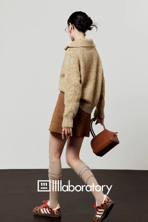 Half-Zip Casual Knit / A-Line Mini Skirt