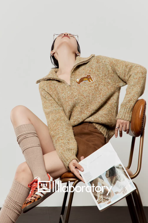 Half-Zip Casual Knit / A-Line Mini Skirt