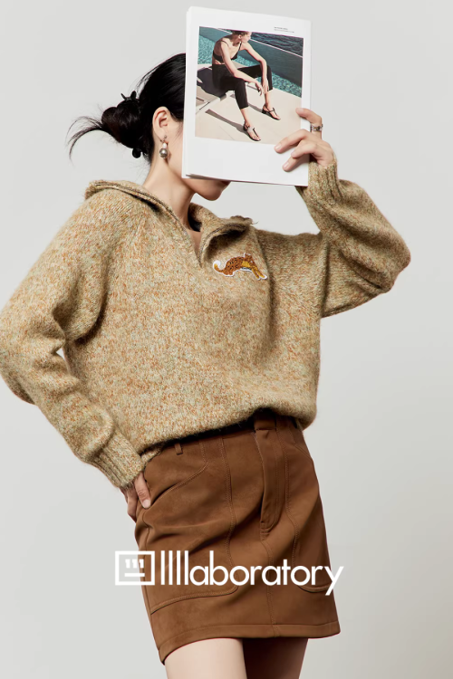 Half-Zip Casual Knit / A-Line Mini Skirt