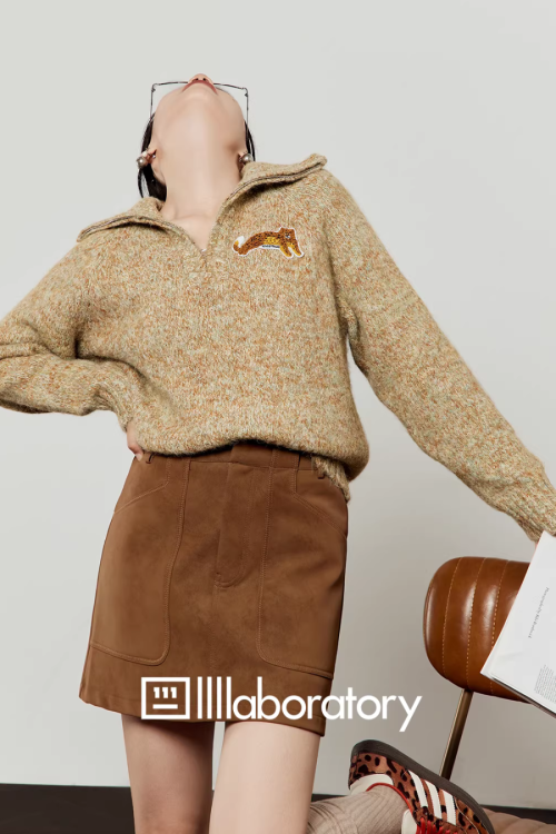 Half-Zip Casual Knit / A-Line Mini Skirt