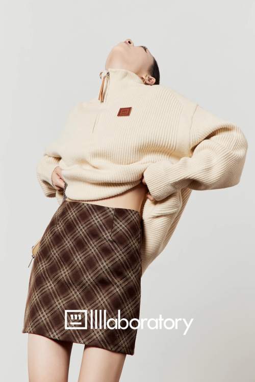 Half-Zip Knit Top / Checkered Skirt / Pleated Skirt