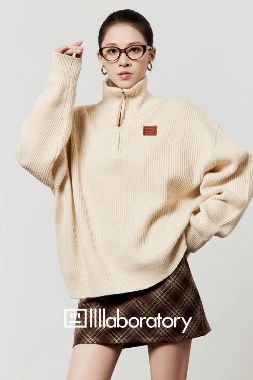 Half-Zip Knit Top / Checkered Skirt / Pleated Skirt