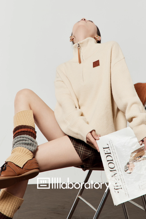 Half-Zip Knit Top / Checkered Skirt / Pleated Skirt