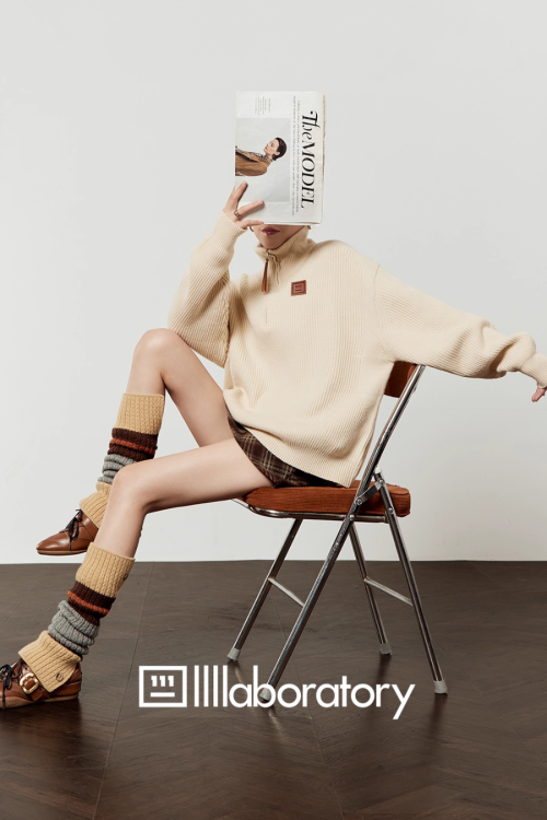 Half-Zip Knit Top / Checkered Skirt / Pleated Skirt