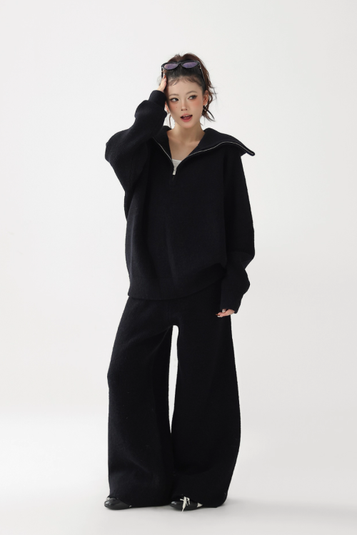 Half-Zip Knit Top / Loose Wide Pants