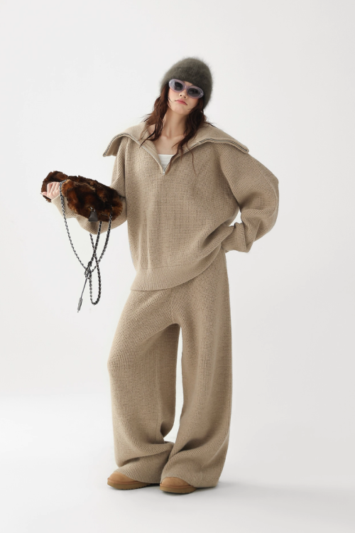 Half-Zip Knit Top / Loose Wide Pants