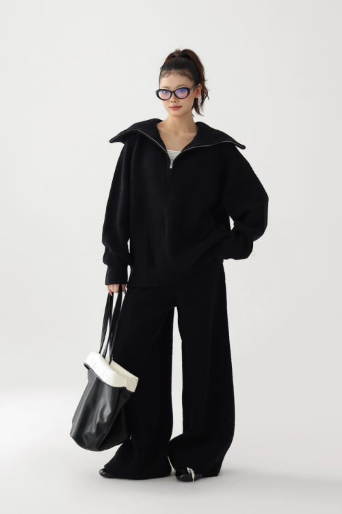 Half-Zip Knit Top / Loose Wide Pants