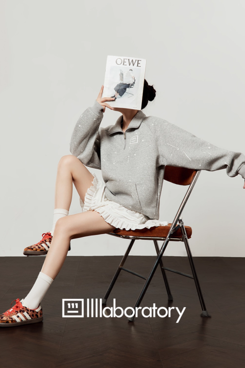 Half-Zip Sweat Top / Lace Mini Skirt