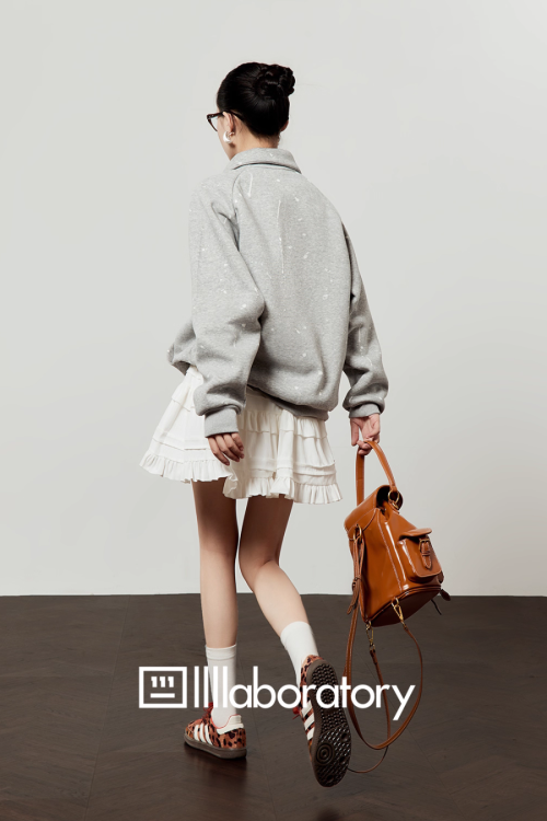 Half-Zip Sweat Top / Lace Mini Skirt