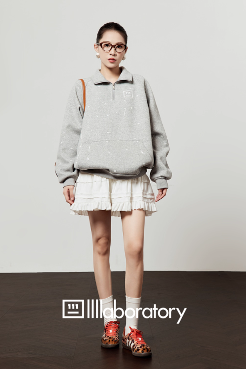 Half-Zip Sweat Top / Lace Mini Skirt