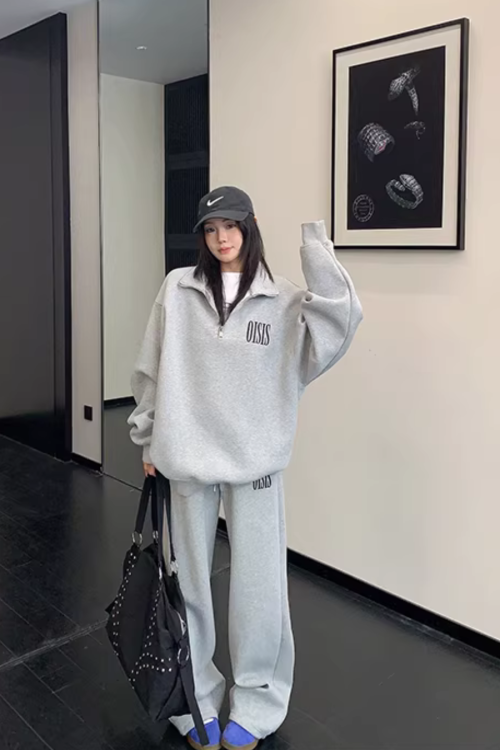 Half-Zip Sweatshirt / Wide Sweatpants