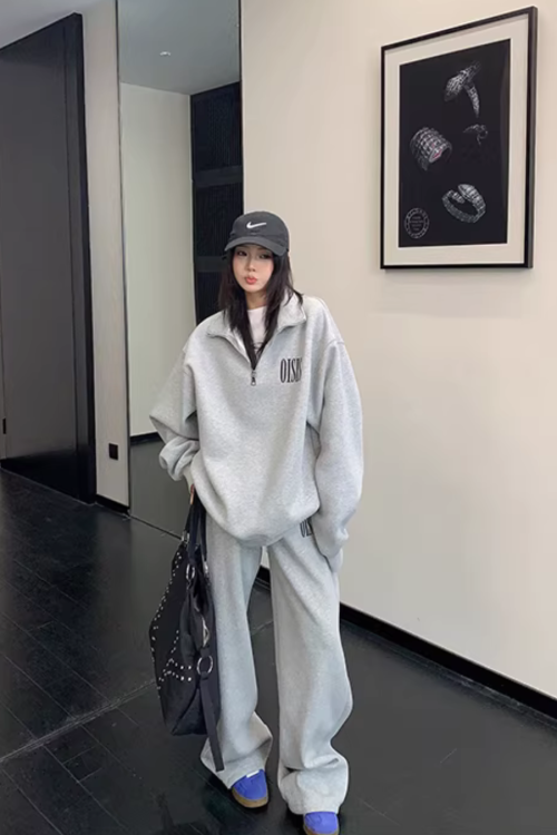 Half-Zip Sweatshirt / Wide Sweatpants