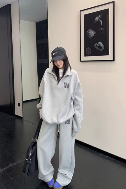 Half-Zip Sweatshirt / Wide Sweatpants