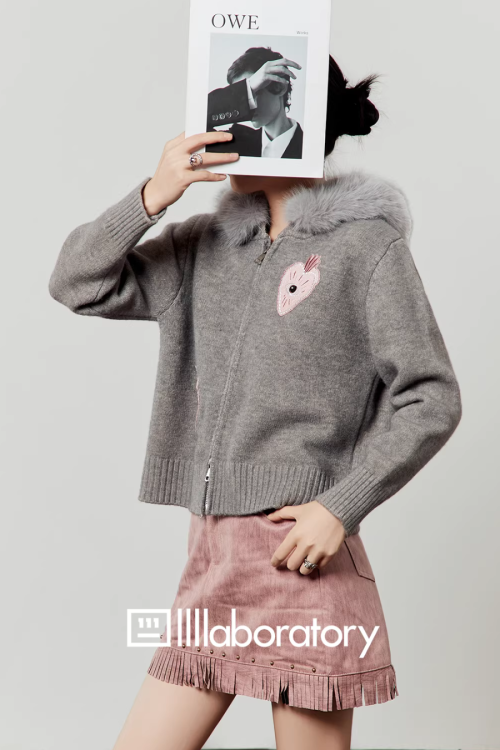 Heart-Eye Embroidered Double Zip Knit