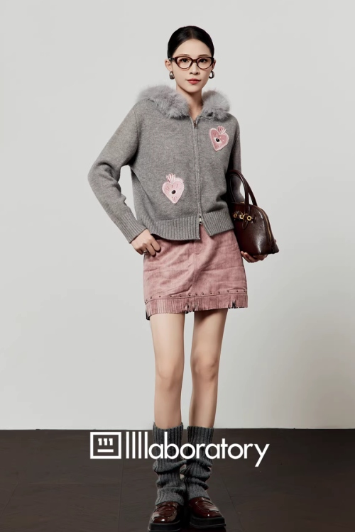 Heart-Eye Embroidered Double Zip Knit