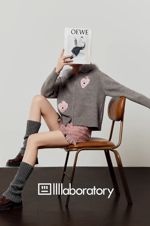 Heart-Eye Embroidered Double Zip Knit