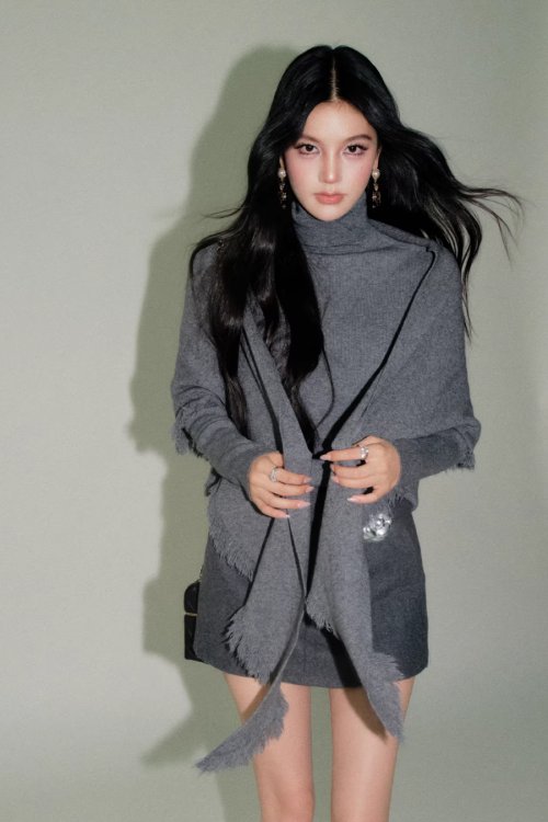 High-Neck Knit Fringe Poncho / Mini Skirt