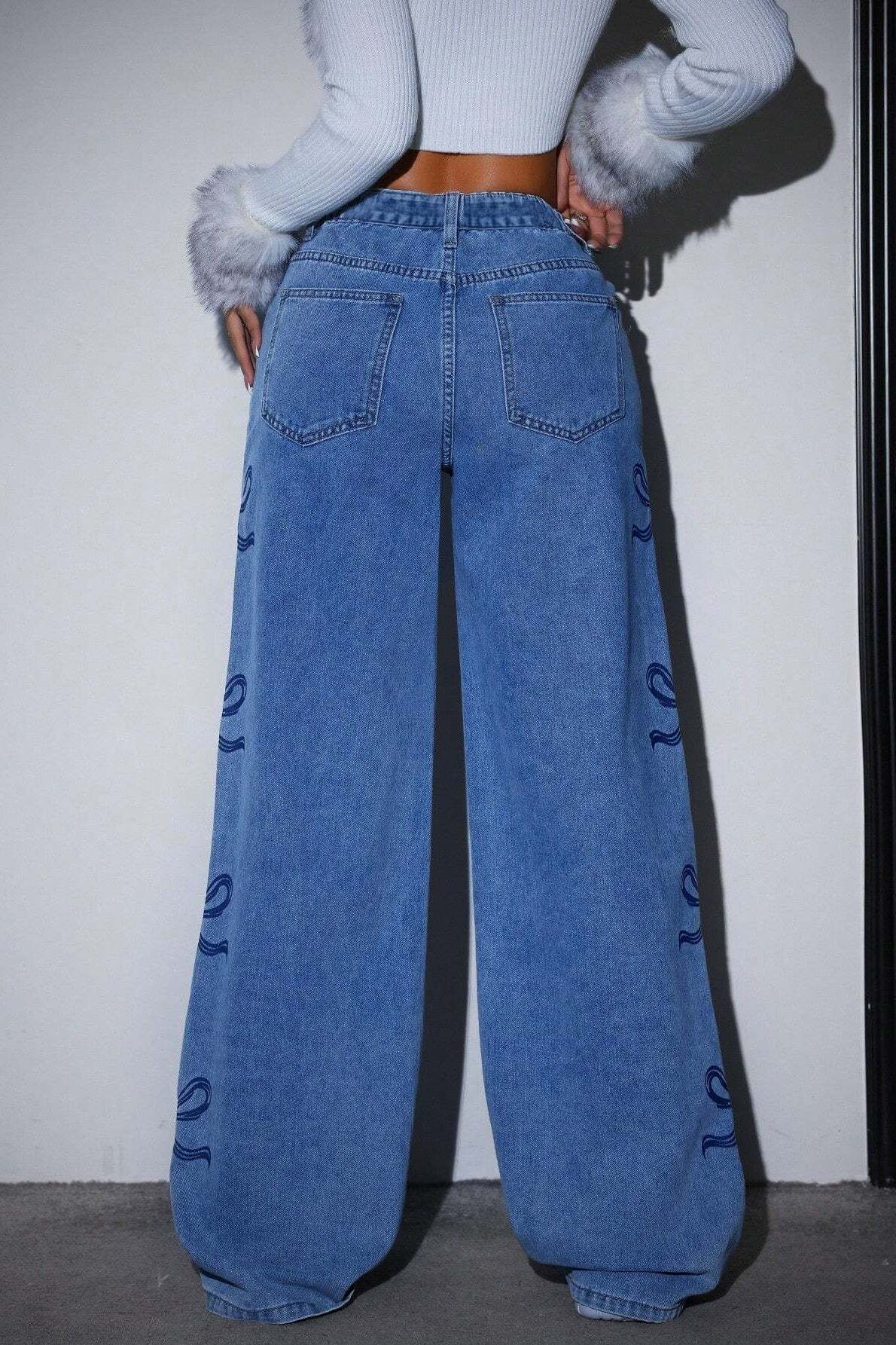High Waist Washed Bow Tie Jeans High Waist Washed Bow Tie Jeans