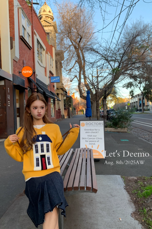 House Motif Knit Top