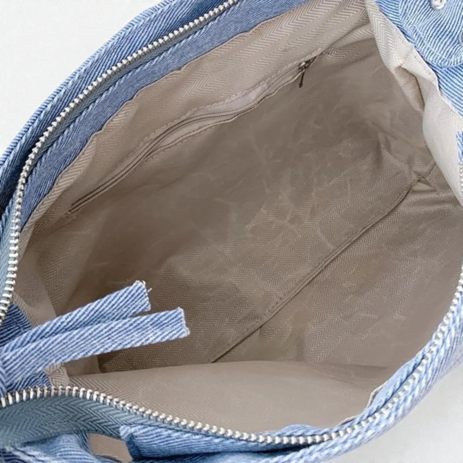 Ita Crossbody Bag with Clear Window for Plushies and Pins Ita Crossbody Bag with Clear Window for Plushies and Pins