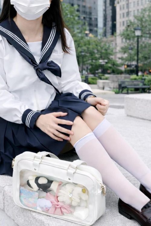 Ita Shoulder Bag with Clear Window for Plushies and Pins