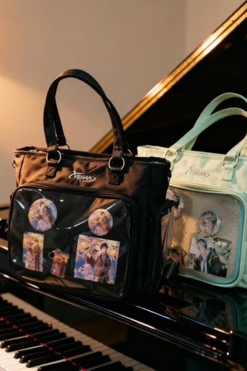 Kawaii Convertible Ita Bag with Clear Window for Plushies and Pins