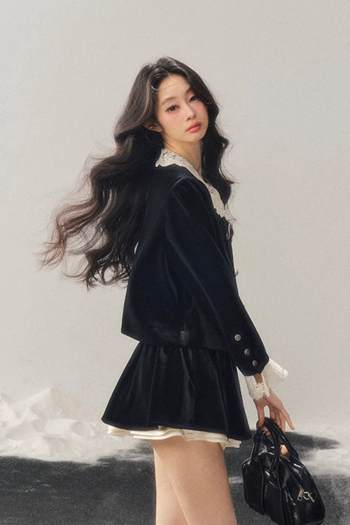 Lace Doll Collar Velvet Tops / Flare Skirt