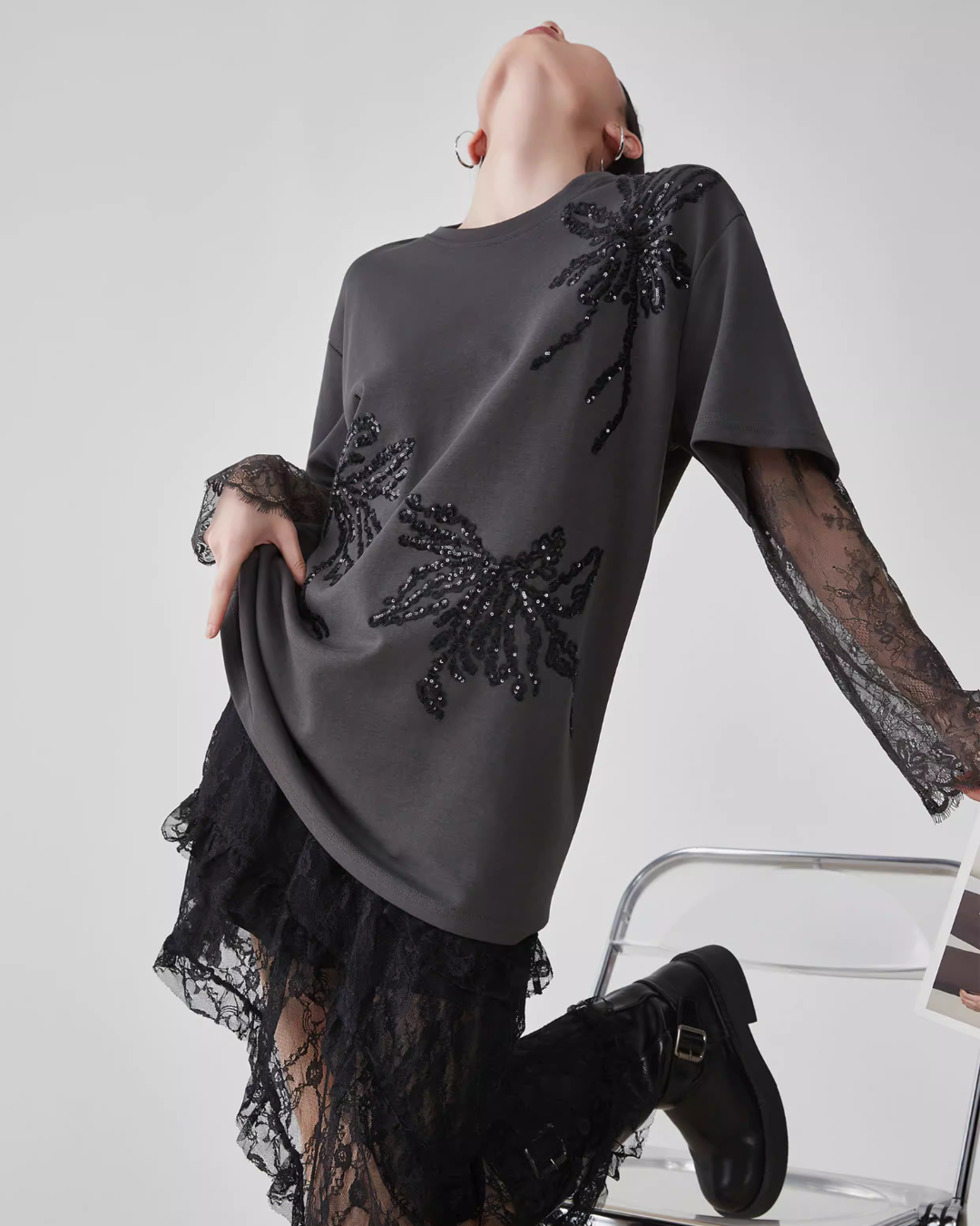 Lace Long-Sleeve Patchwork T-Shirt Lace Long-Sleeve Patchwork T-Shirt