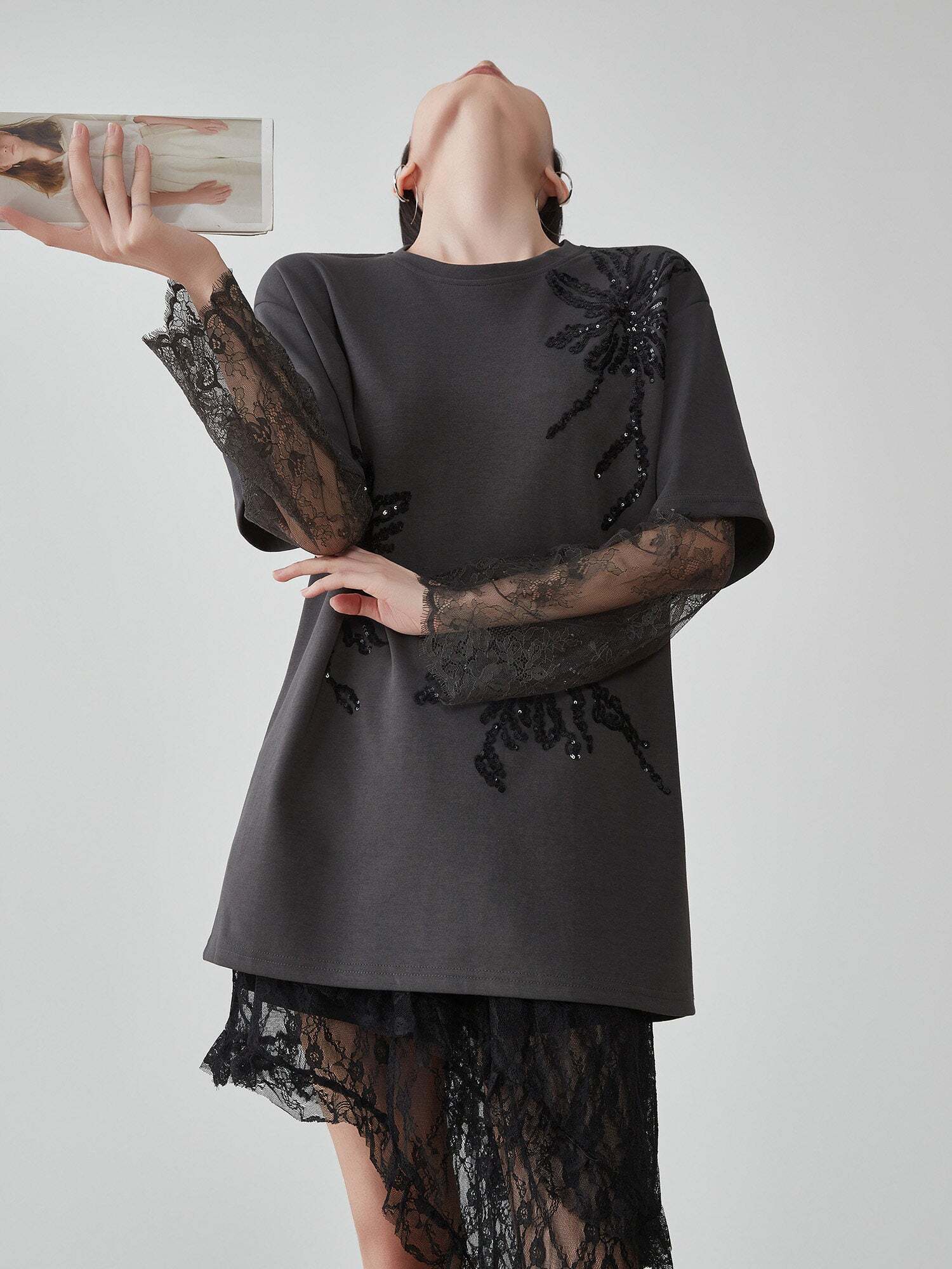 Lace Long-Sleeve Patchwork T-Shirt Lace Long-Sleeve Patchwork T-Shirt