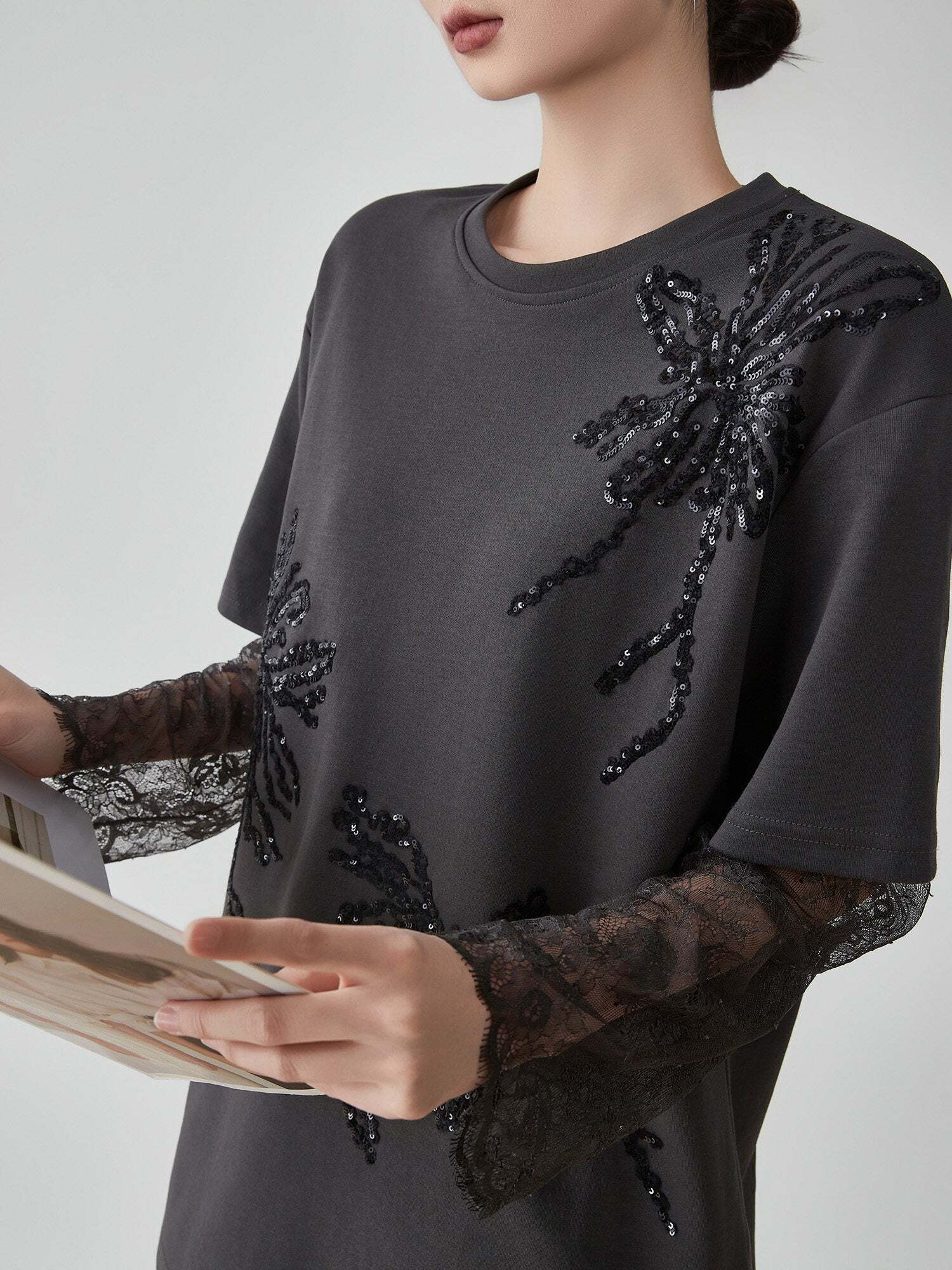 Lace Long-Sleeve Patchwork T-Shirt Lace Long-Sleeve Patchwork T-Shirt