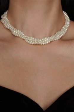 Layered Pearl Choker Necklace