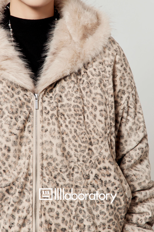 Leopard Fur Hood Jacket / Pleated Mini Skirt