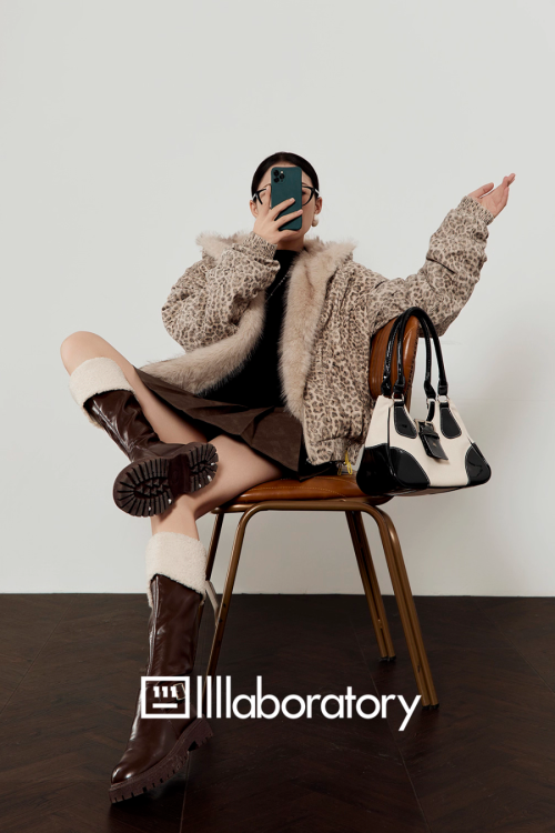 Leopard Fur Hood Jacket / Pleated Mini Skirt