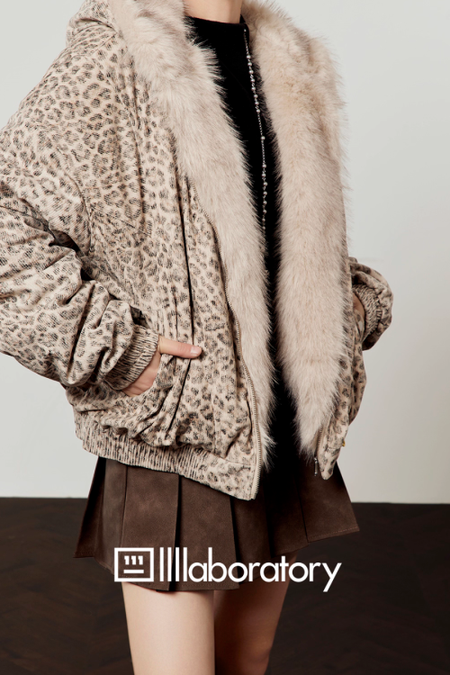 Leopard Fur Hood Jacket / Pleated Mini Skirt