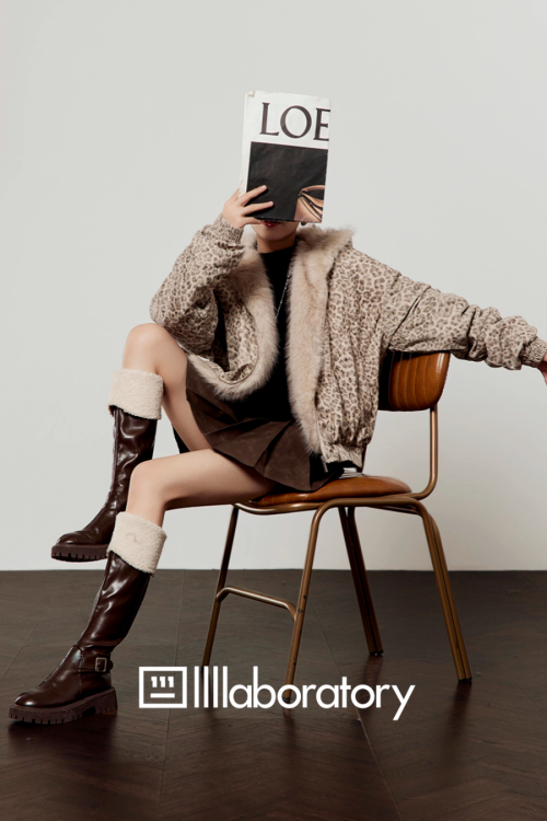 Leopard Fur Hood Jacket / Pleated Mini Skirt