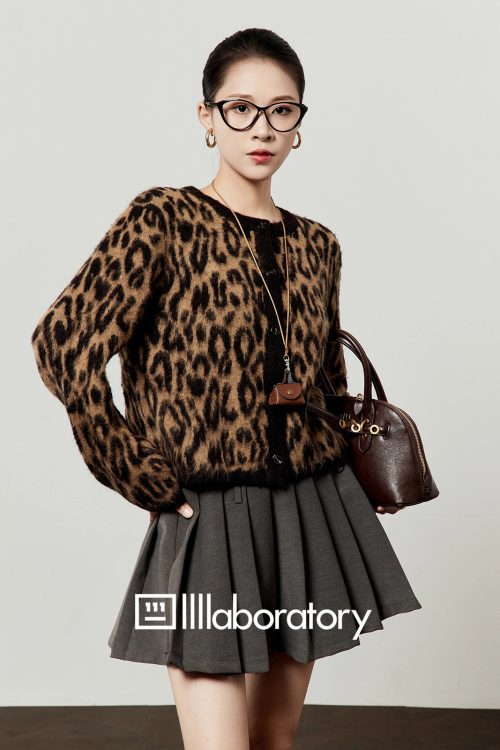 Leopard Round Neck Knit Cardigan / Pleated Skirt