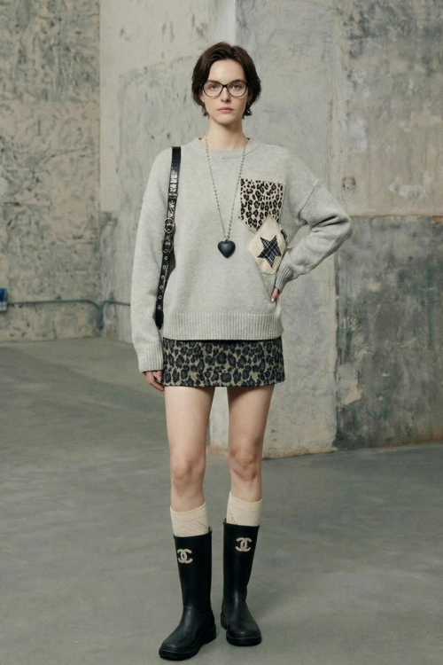 Leopard Round Neck Knit / Leopard Mini Skirt