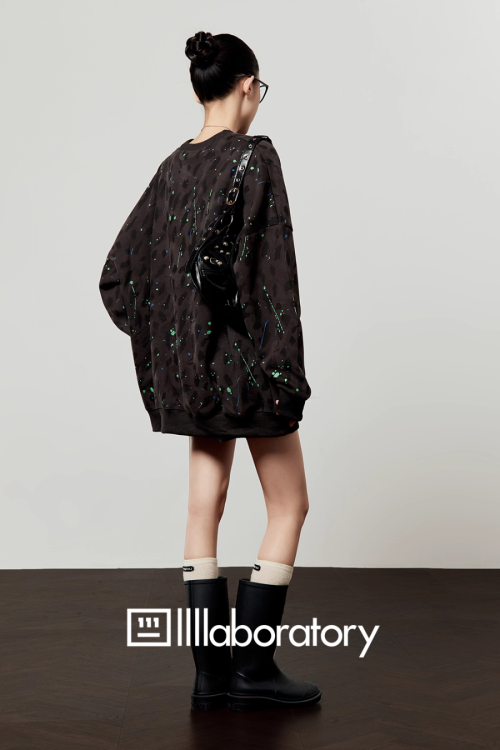 Leopard Round Neck Top / Leather Skirt