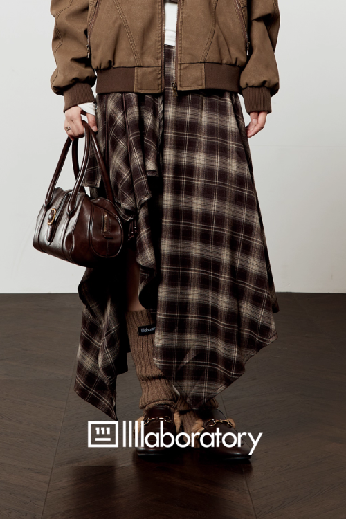 Long-Sleeve Top / Paid Long Skirt / Caramel Blouson