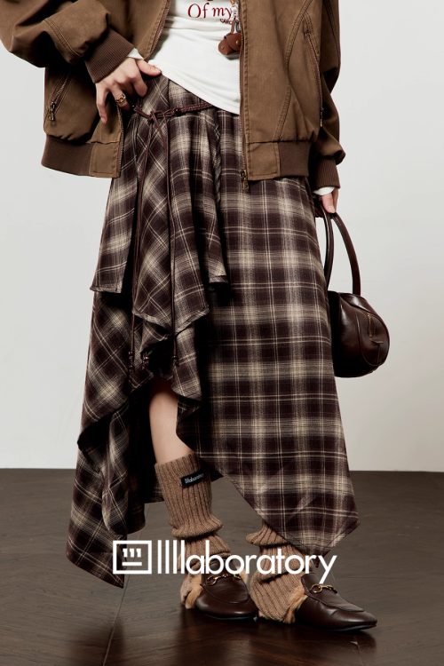 Long-Sleeve Top / Paid Long Skirt / Caramel Blouson