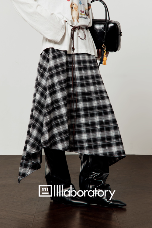 Long-Sleeve Top / Paid Long Skirt / Caramel Blouson