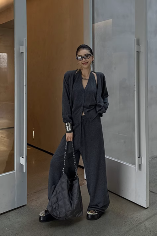 Long Sleeve Top / Short Pants / Halter Neck Top