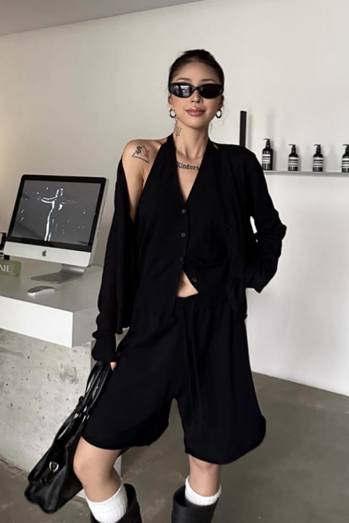 Long Sleeve Top / Short Pants / Halter Neck Top