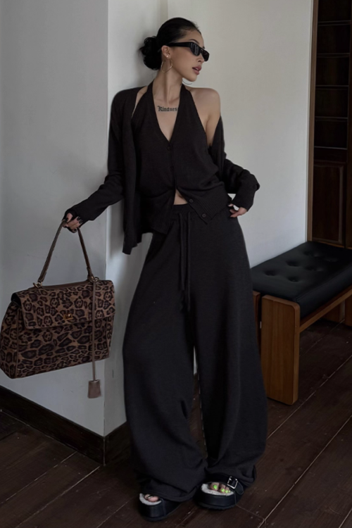 Long Sleeve Top / Short Pants / Halter Neck Top