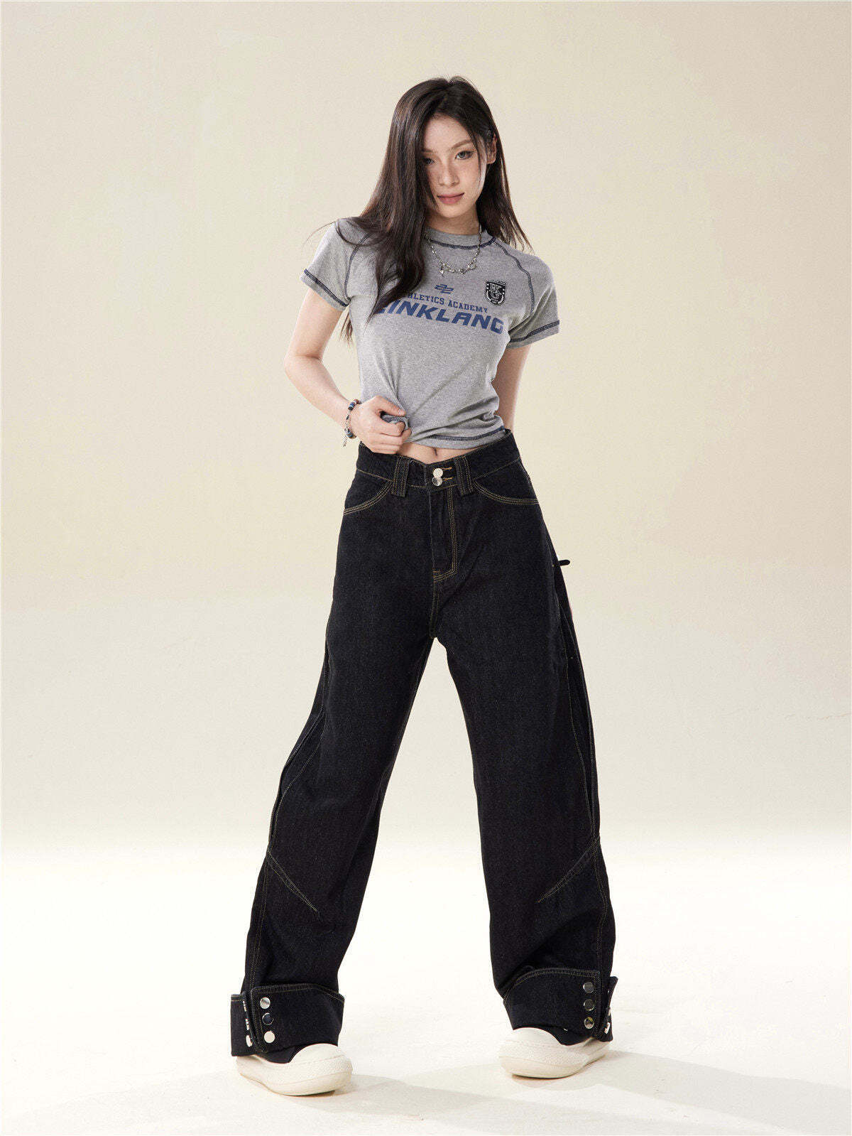 Loose Straight High-Waist Jeans Loose Straight High-Waist Jeans