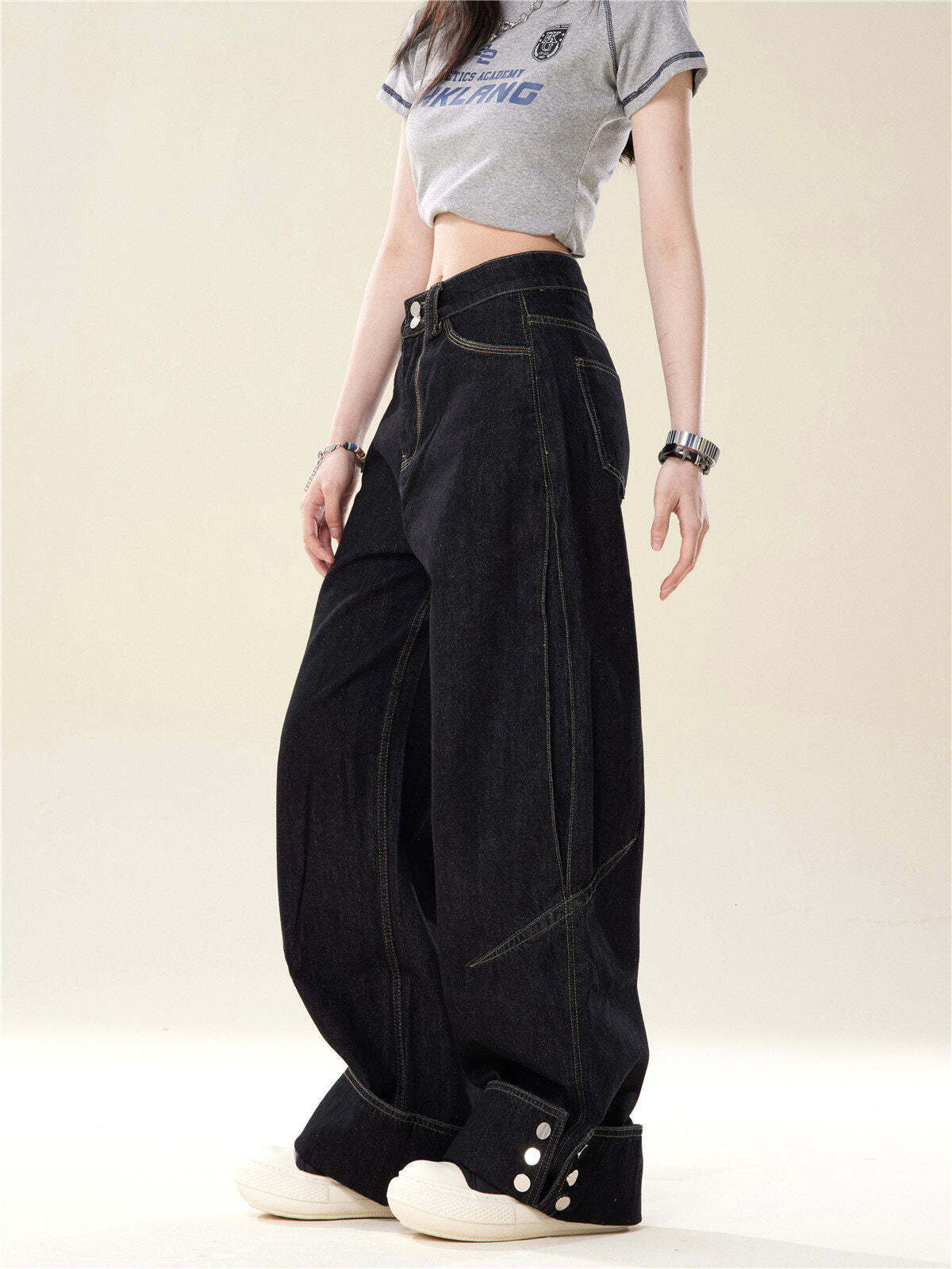 Loose Straight High-Waist Jeans Loose Straight High-Waist Jeans