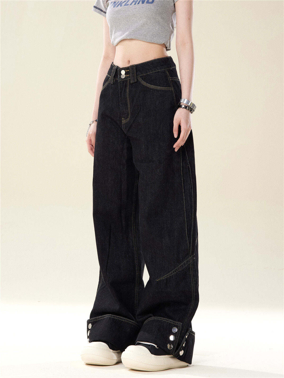Loose Straight High-Waist Jeans Loose Straight High-Waist Jeans